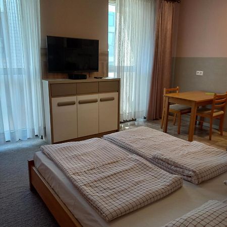 Pokoje Goscinne Jaga Kielce Bagian luar foto