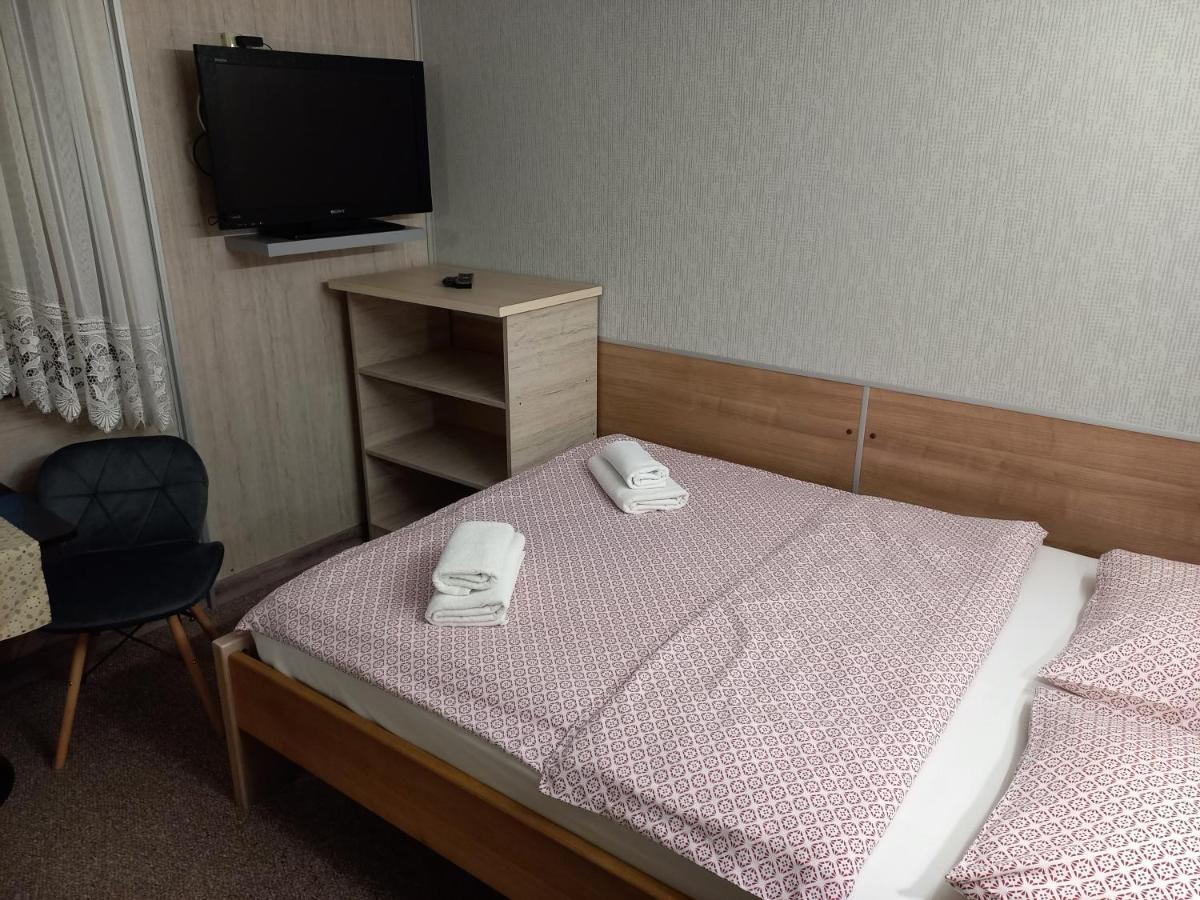 Pokoje Goscinne Jaga Kielce Bagian luar foto