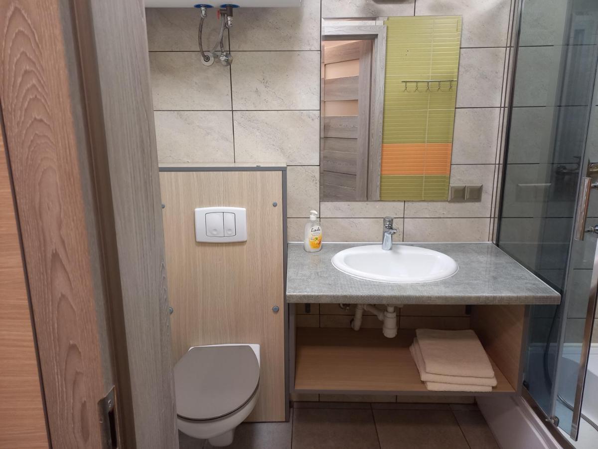 Pokoje Goscinne Jaga Kielce Bagian luar foto