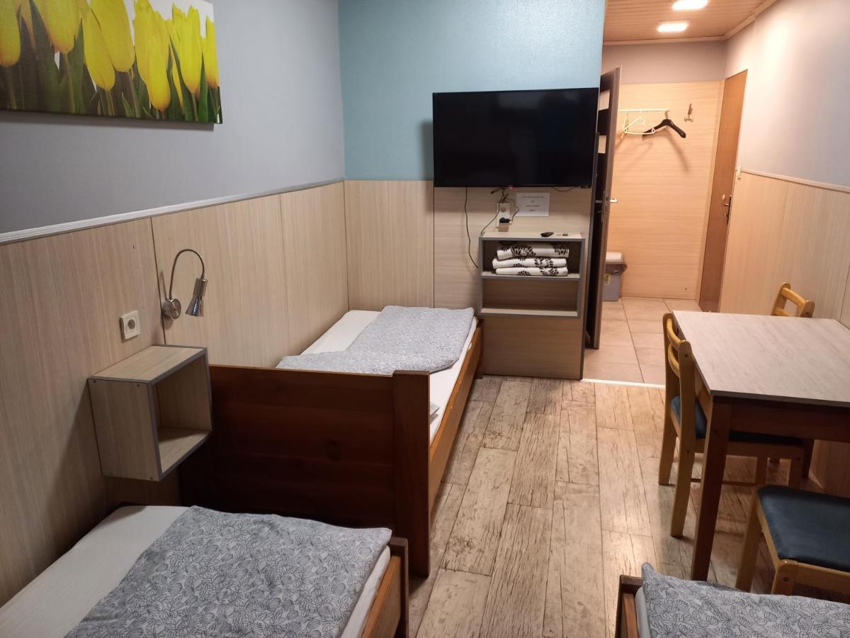 Pokoje Goscinne Jaga Kielce Bagian luar foto
