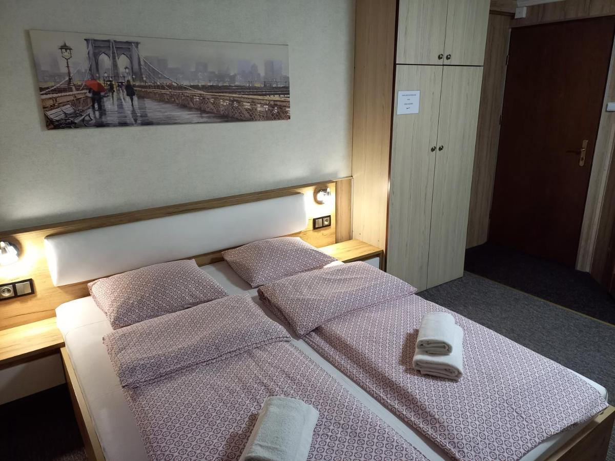 Pokoje Goscinne Jaga Kielce Bagian luar foto