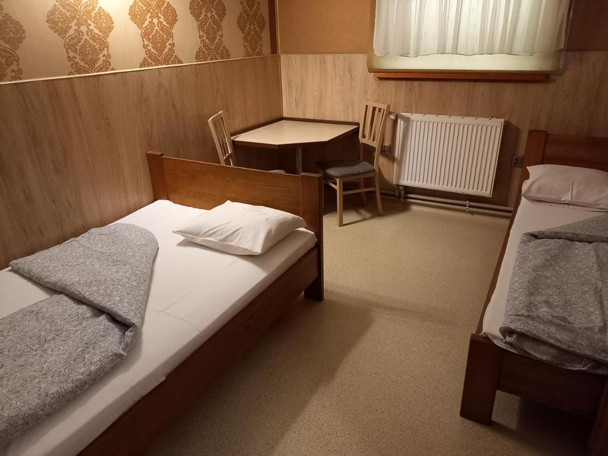 Pokoje Goscinne Jaga Kielce Bagian luar foto