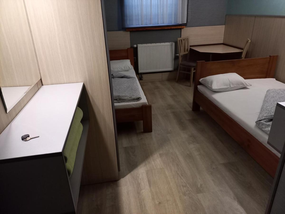 Pokoje Goscinne Jaga Kielce Bagian luar foto