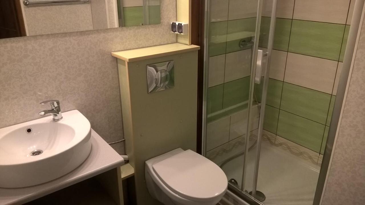 Pokoje Goscinne Jaga Kielce Bagian luar foto