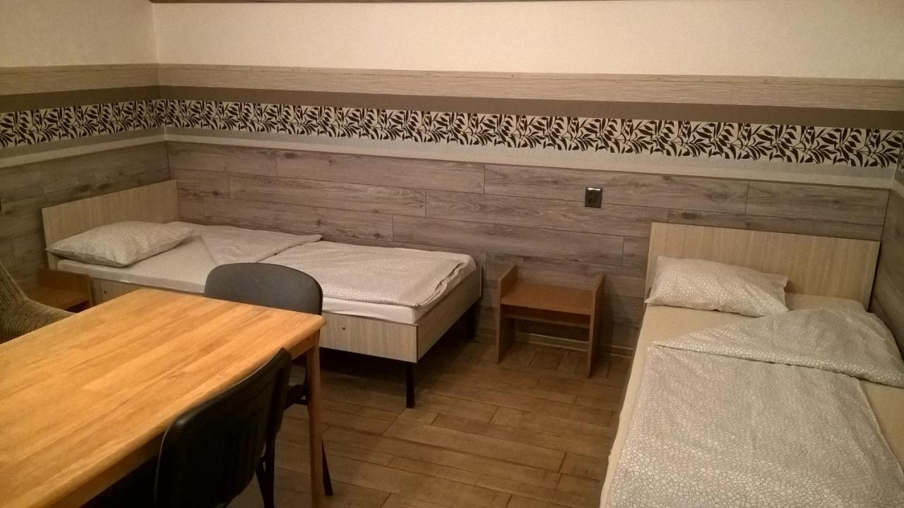 Pokoje Goscinne Jaga Kielce Bagian luar foto